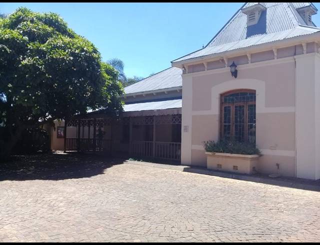 8 BEDROOM HOUSE FOR SALE IN RUSTENBURG